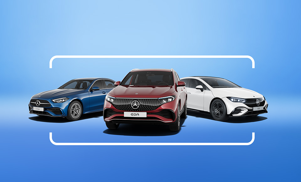 3 Junge Sterne Fahrzeuge vor blauem Hintergrund